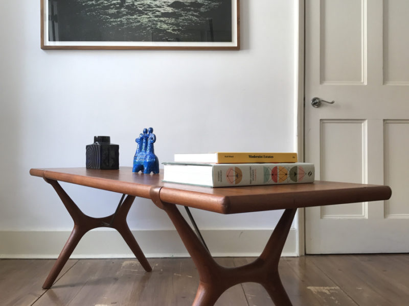 STUNNING MID-CENTURY DANISH TEAK COFFEE TABLE