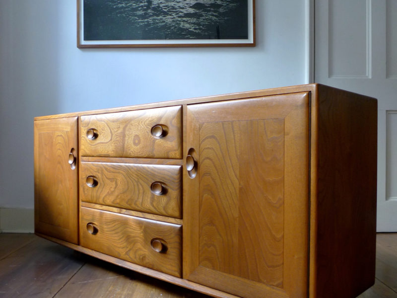 VINTAGE EARLY BLUE LABEL ERCOL WINDSOR MODEL 455 ELM SIDEBOARD 1960s