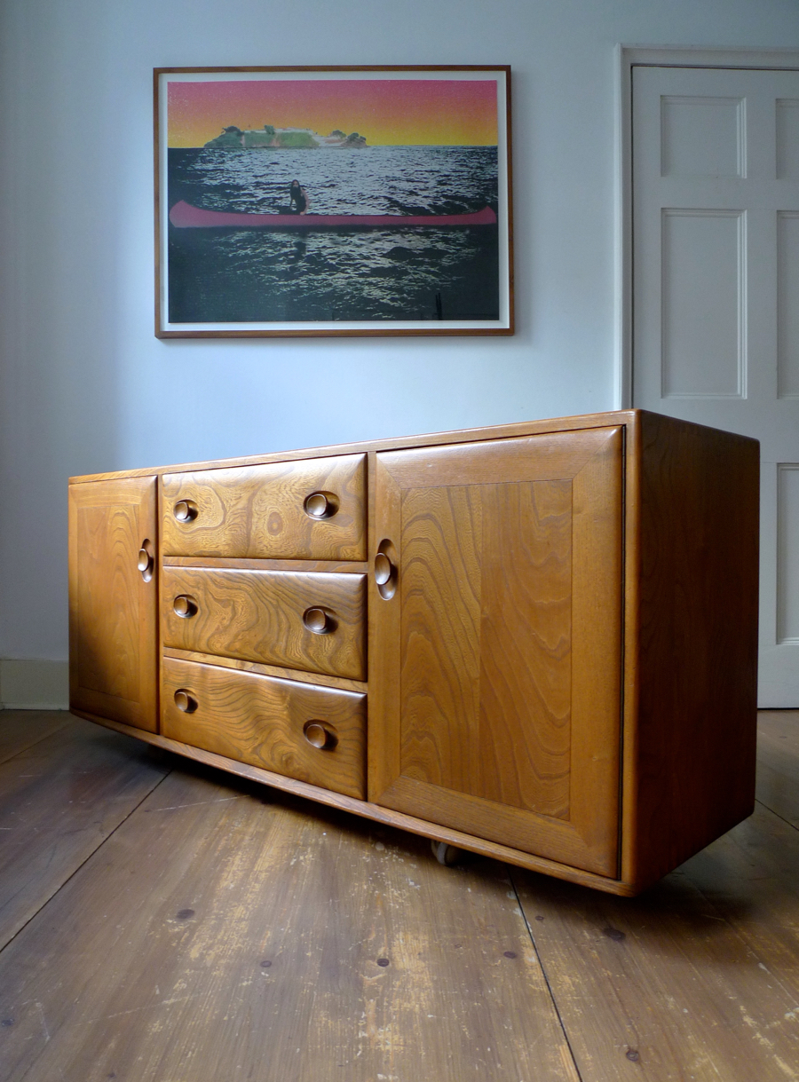 VINTAGE EARLY BLUE LABEL ERCOL WINDSOR MODEL 455 ELM SIDEBOARD 1960s